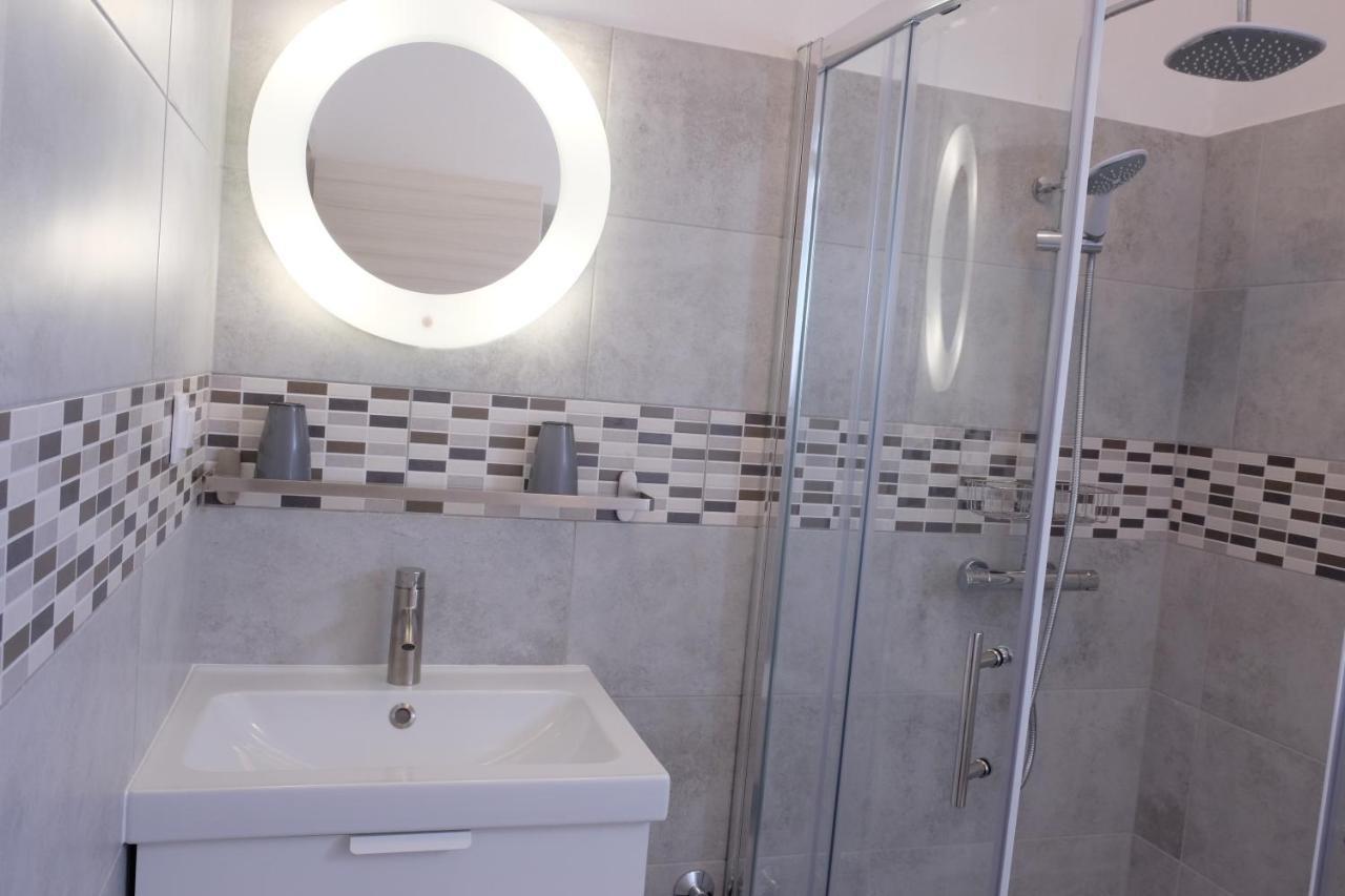 Apartmani Mojca Selce Exteriör bild
