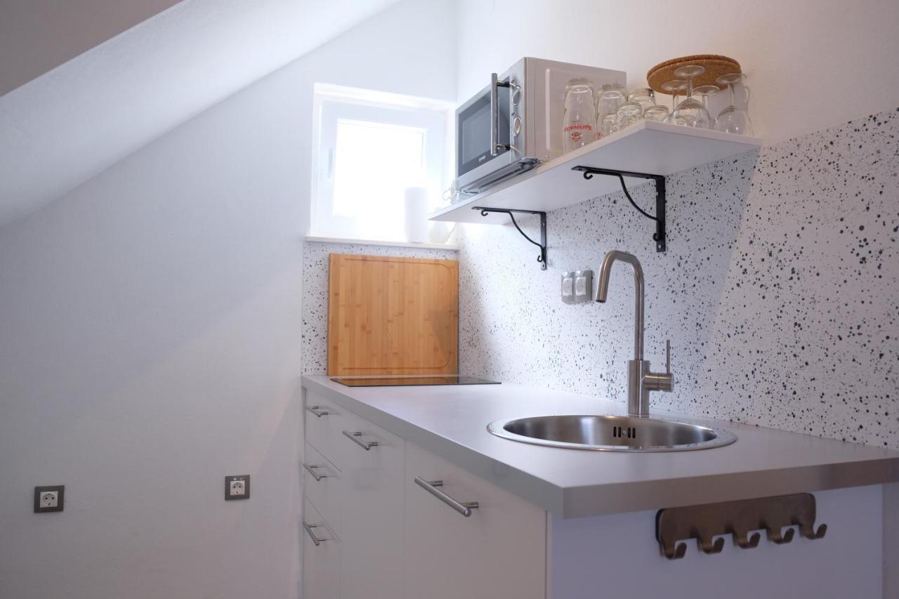 Apartmani Mojca Selce Exteriör bild