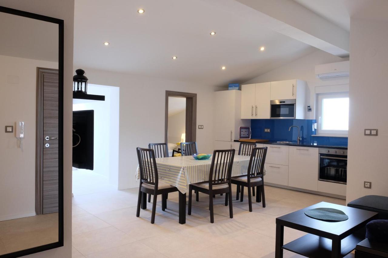 Apartmani Mojca Selce Exteriör bild