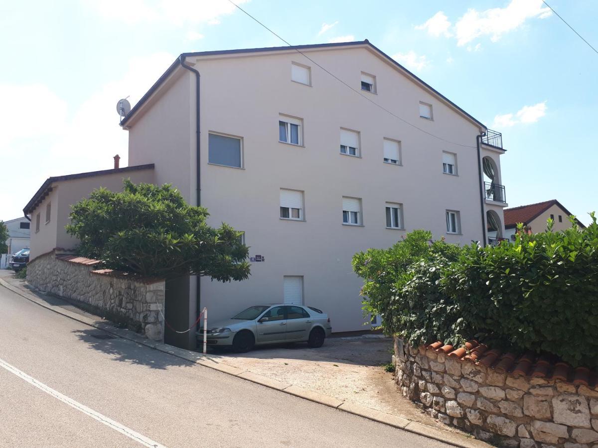 Apartmani Mojca Selce Exteriör bild